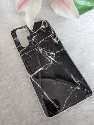 Maskica sa “marble” uzorkom